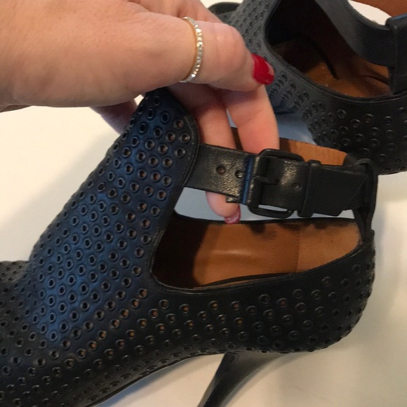 GIVENCHY  booties - Picture 8 of 8